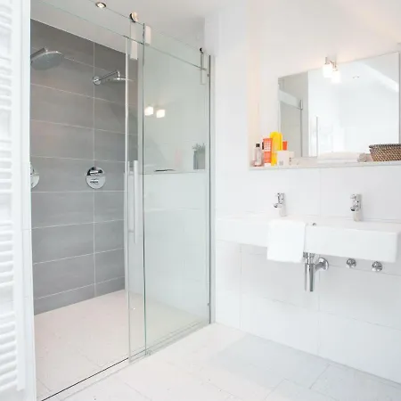 Spacious With Sauna And Two Balconies In Apartment
